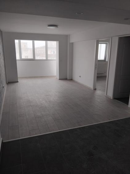 Apartament 2 camere zona Primaverii , renovat , etajul 10 cu lift