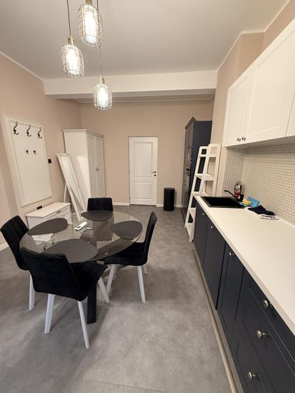 Apartament cu jacuzzi, 60 mp cu jacuzzi si terasa 16 MP, central