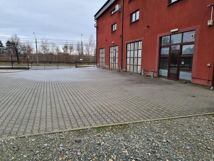 Spatiu stradal de vanzare