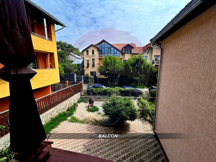 Casă individuala, cu 6 camere 250m2/ 423m2 teren zona parc Baia Mare