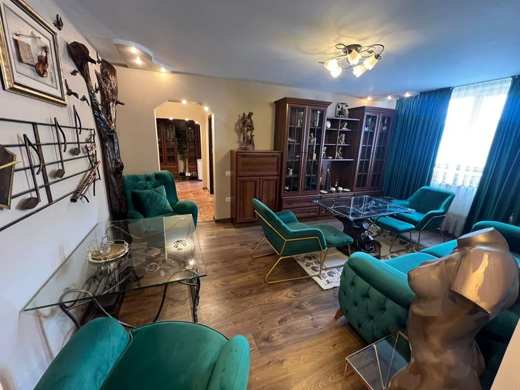 Apartament renovat complet, 69 mp, etaj 8 – Zona Semiluna, Dărmănești