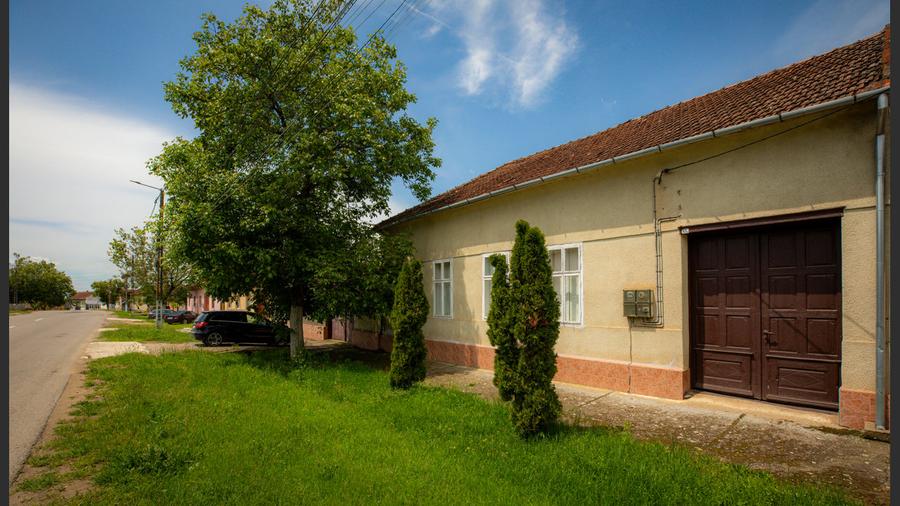 Casa de familie in zona rurala linistita