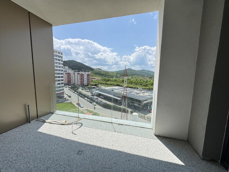 Apartament de 2 camere, 48.73 mp, Finisat, Parcare, Zona Vivo