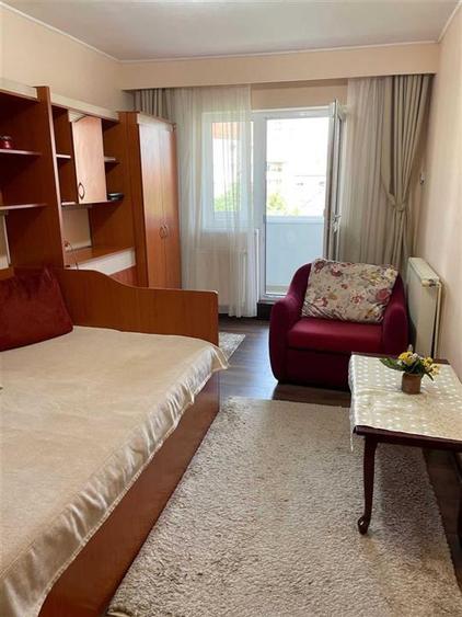 Apartament 2 camere decomandat 2 balcoane pivnita zona Garii