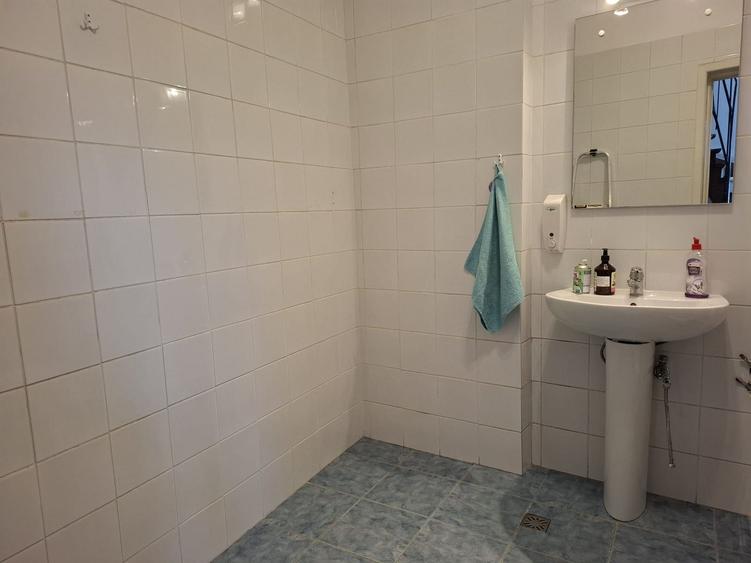 URGENT!, libera, rezidential/birou/comercial, 2 intrari, NEGOCIABIL