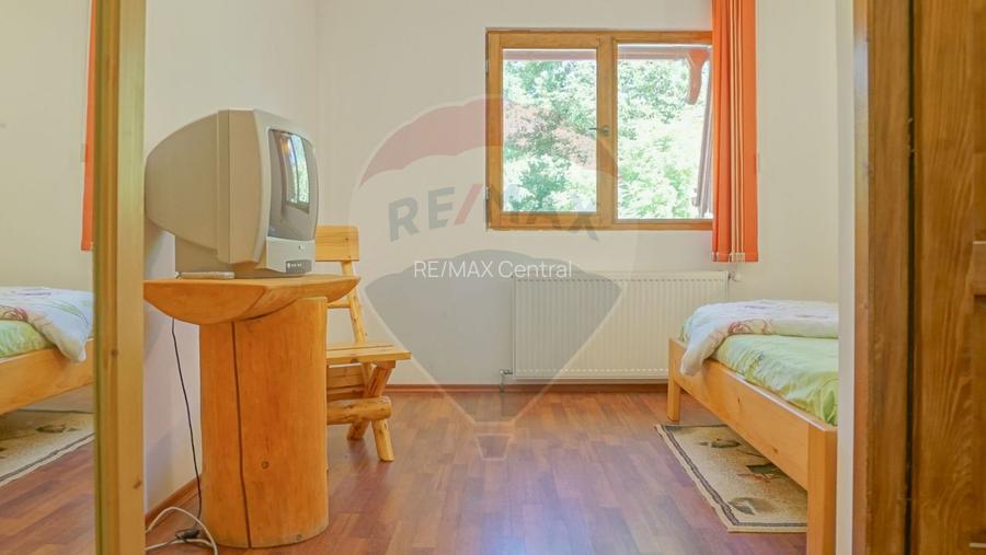 Casă de vacanță cu 9 camere de vânzare Moieciu de Jos - 6