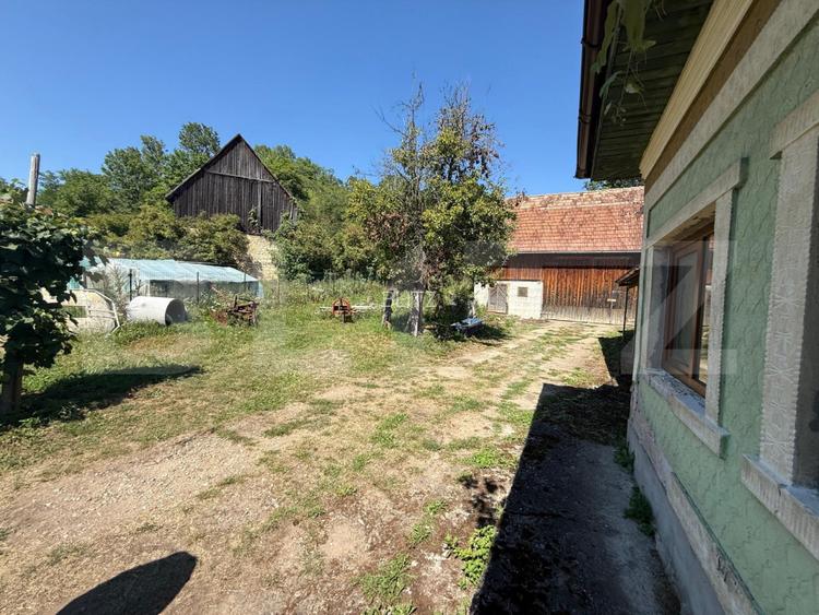 Casa individuala, 60 mp, teren 4459 mp, zona Izvorul Crisului - 4
