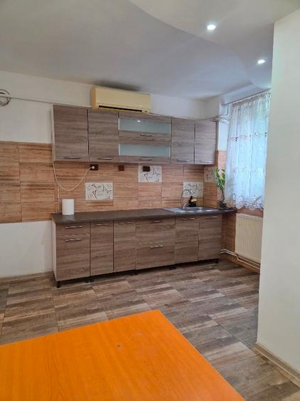 Apartament cu 3 camere de vânzare – Zona Centrală