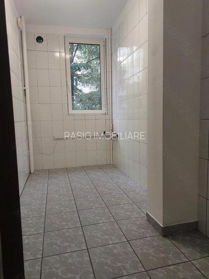 Vanzare apartament 4 camere Parc Moghioros - 2