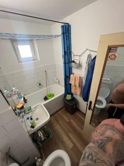 Apartament cu 3 camere, 2 bai, decomandat