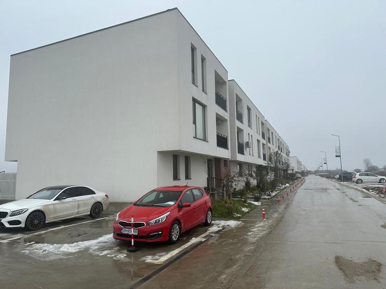 Se vinde apartament cu 2 camere, situat în Tunari
