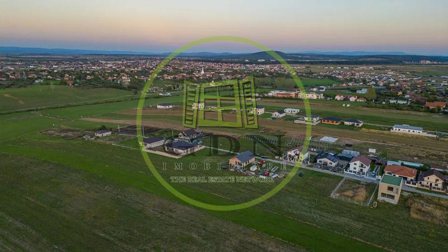Teren intravilan de vanzare in Cihei, 511 mp, cu front stradal de 17 ml