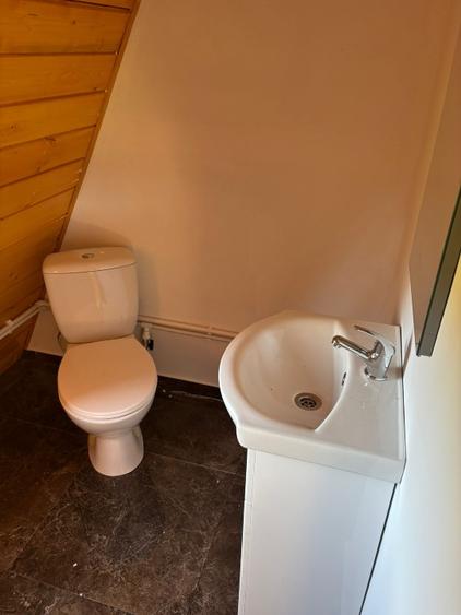 Proprietar vand cabana A-Frame