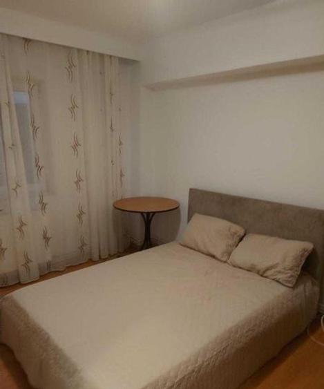 Apartament cu 3 camere de închiriat, zona Dacia