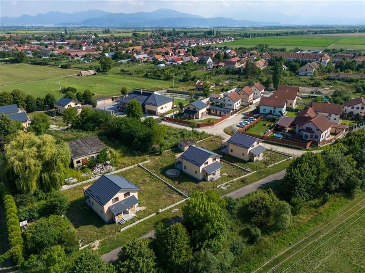 Vanzare Casa la cheie, constructie noua, intabulata,teren 680 mp