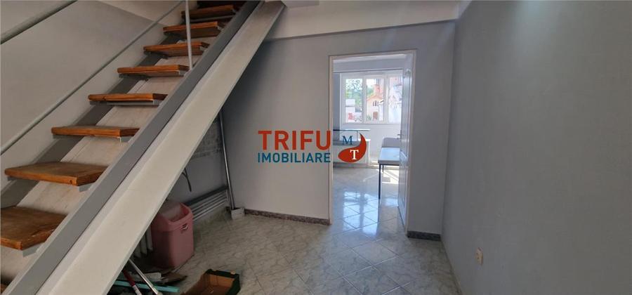 Spațiu de închiriat în Centru, ideal pentru salon de unghii – 40