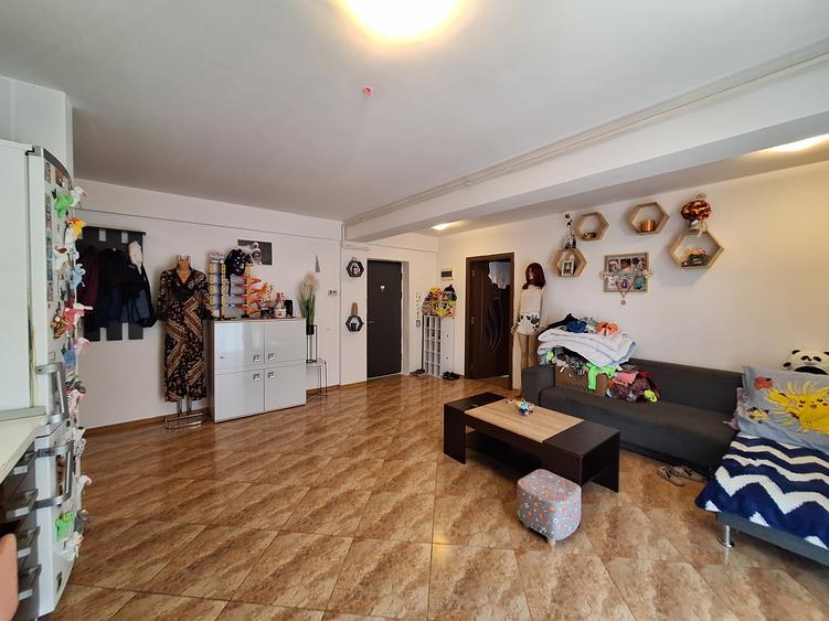Apartament cu 3 camere, 68 mp, 2 balcoane, zona Parcului Poligon