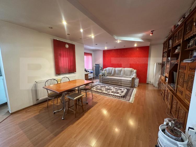 Apartament 3 camere, zona Centrul Multifunctional