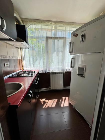 VEST- APARTAMENT 2 CAMERE DECOMANDAT  ,CENTRALA GAZ, ETAJ 2