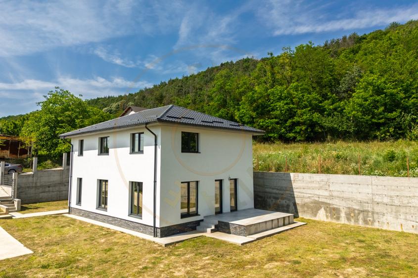 Casă individuală nouă P+1 - 140 mp - Teren 663 mp - Argeșelu
