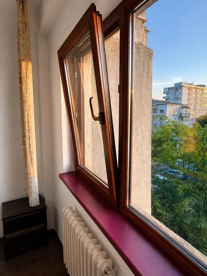 Proprietar vând apartament cu 3 camere, decomandat, Nicolina/Iasi