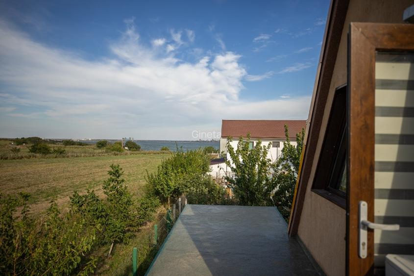 Casa unica și modernă in Năvodari, pe malul lacului tasaul