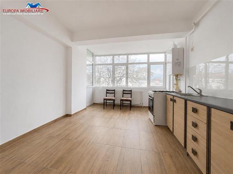 Apartament 2 camere  de vanzare zona ultracentrala-Tulcea - 2