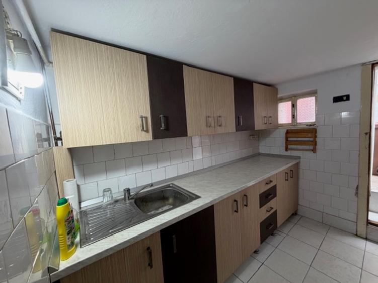 Casa 3 camere - singur in curte - zona Trei Stejari - nemobilata