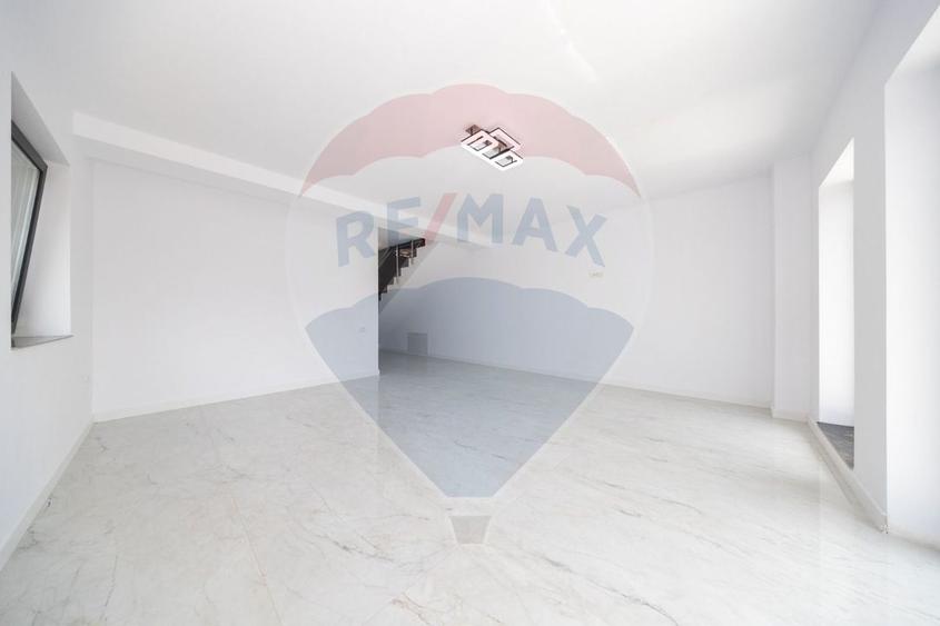 DUPLEX NOU, finisaje de calitate, curte, individuală, cartier Izvor!