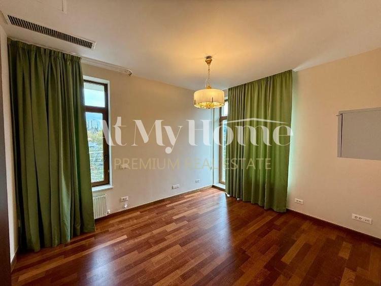 Apartament spatios si luminos cu 4 camere, vedere directa lac, 2 parcari, boxa