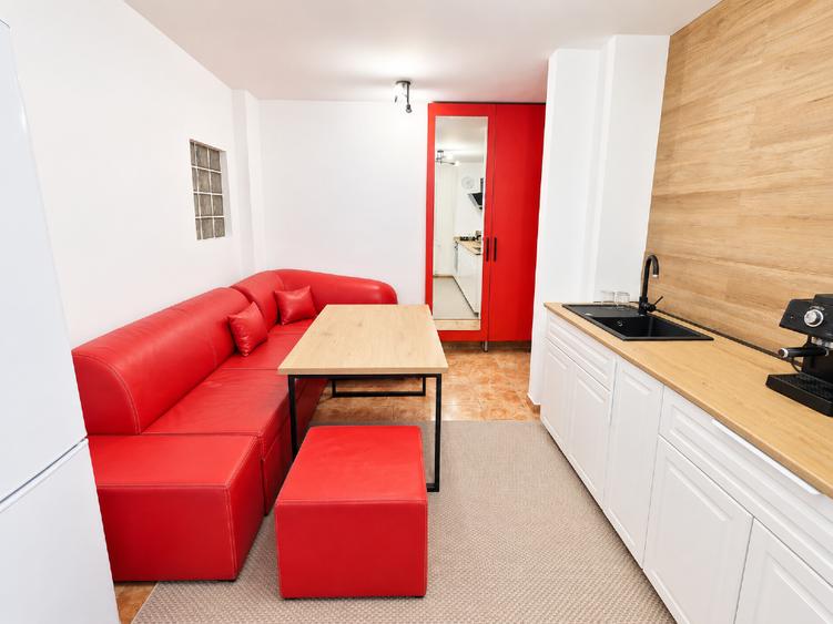 Vanzare apartament 3 camere, metrou Lujerului, renovat si reabilitat recent