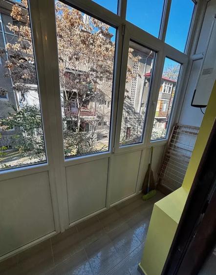 Apartament de 3 camere, 74 mp, parcare, centrala, șemineu pe lemne, zona Domenii