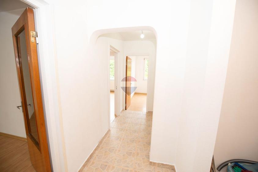 Apartament cu 3 camere de vanzare, 64 mp, decomandat, Politehnica