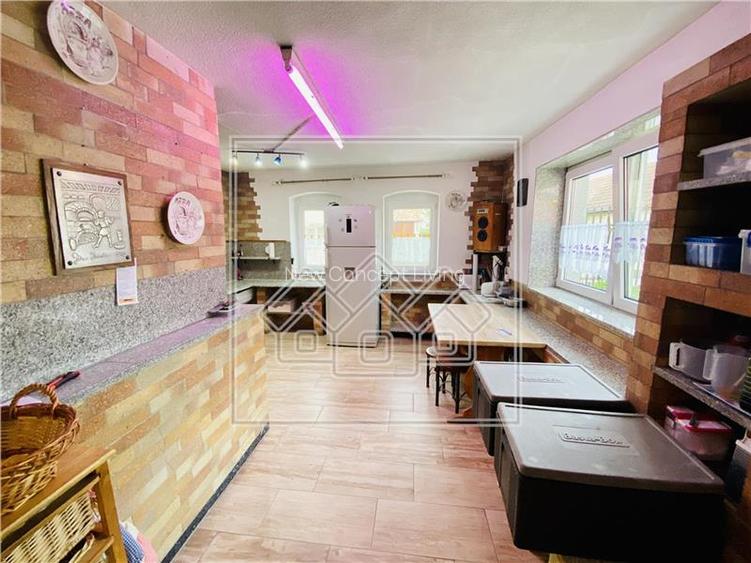 Vila individuala in Avrig - confort lux - 7 camere, 4 bai, 2 balcoane - 32