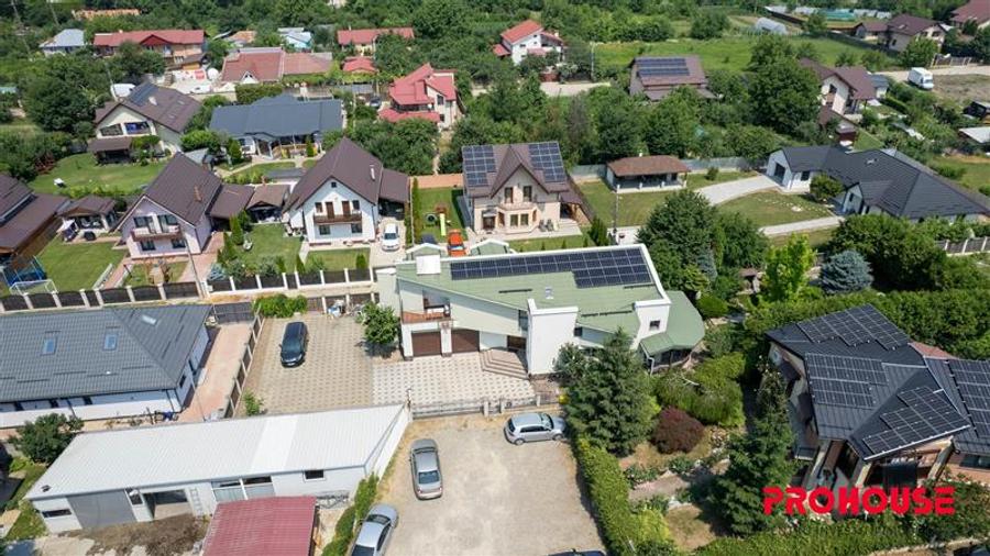 Vila exclusivistă de vânzare în Șerbănești – Elega