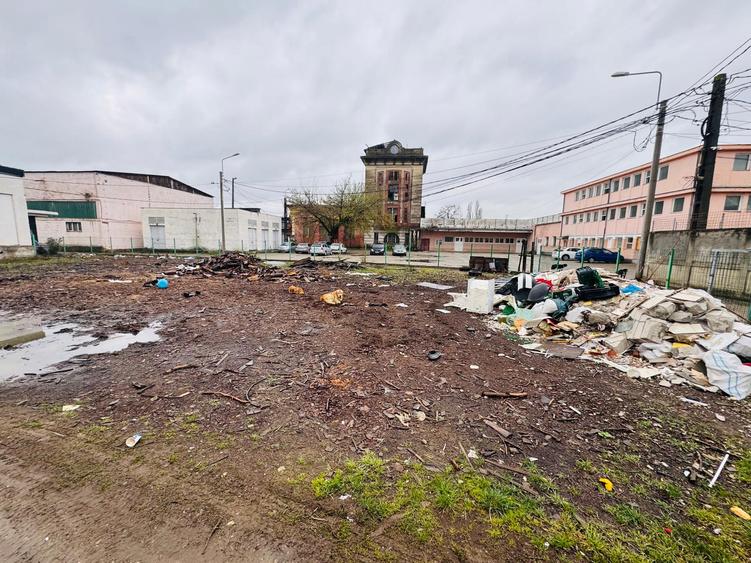Teren intravilan de vânzare – Zona Industrială Abator Schela