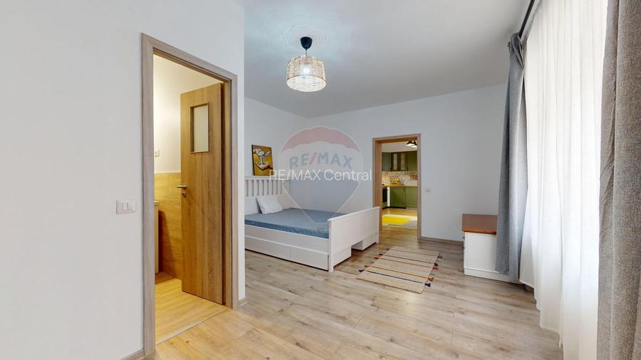 3 camere Centrul Istoric -acceptăm regim hotelier- 2 intrări separate - 5