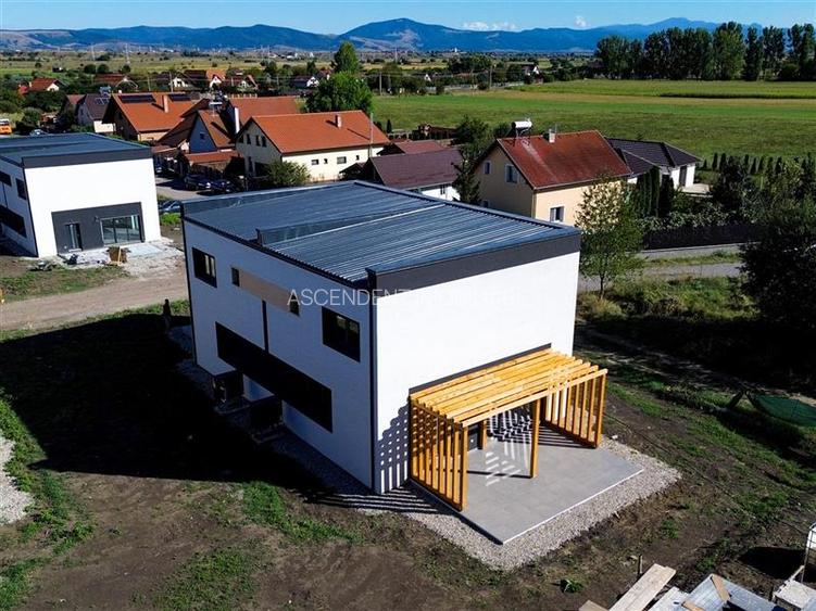 Spatiul unei case tip duplex, confortul unui camin modern, Sfantu Gheorghe, Joka - 33
