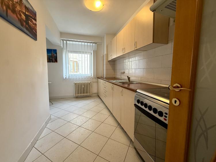 Apartament / Birou 3 camere decomandat, 95 mp, 2 bai + 2 balcoane | Decebal