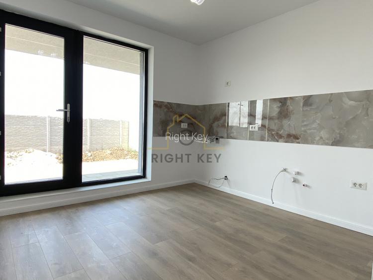 Vila moderna, 140mpu, 400mpt, panouri, utilitati! Comision 0% - 15