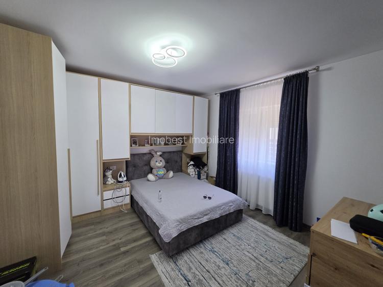 Oportunitate! Casa la sol cu pod amenajat, 4 camere, mobilata utilata, Valu Tr! - 4