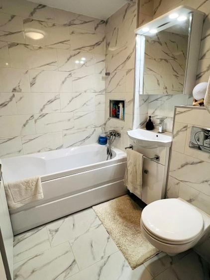 Proprietar vând apartament cu 3 camere, decomandat, bloc tip PB, Dacia, Oradea