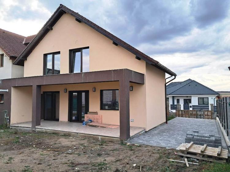 Casa noua in Sura Mica