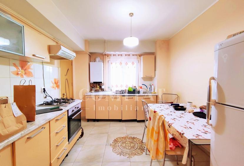 Apartament primitor cu 3 camere decomandate aproape de inima Clujului