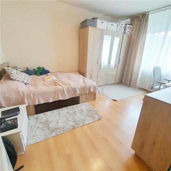GHEORGHE LAZAR - 1 CAM - DECOMANDAT - ETAJ 1 - ZONA EXCELENTA