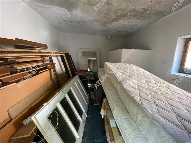 Apartament 3 camere decomandate curte comuna din zona Tiglari Sibiu