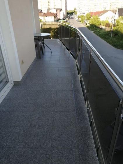 De închiriat 2 camere | 500 m Coresi | Terasă + Parcare