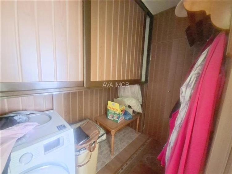 Apartament 2 camere decomandat, zona Cornisa