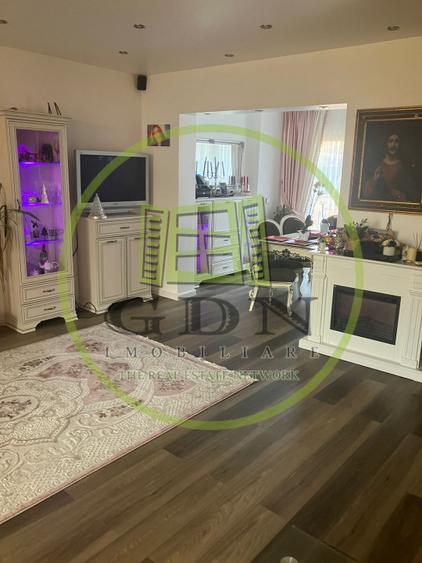 Complex de 2 case moderne suprafata totala de 245mp mobilate, zona Terezian
