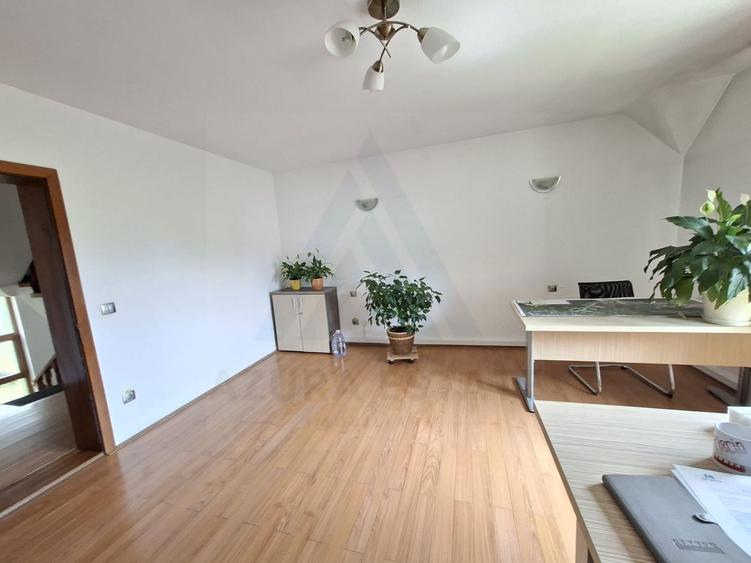 Spatiu birouri casa individuala curte proprie 9 birouri Selimbar
